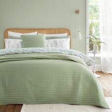 Green quilted plaid for a double bed 220x230 cm Quilted Lines - Bianca